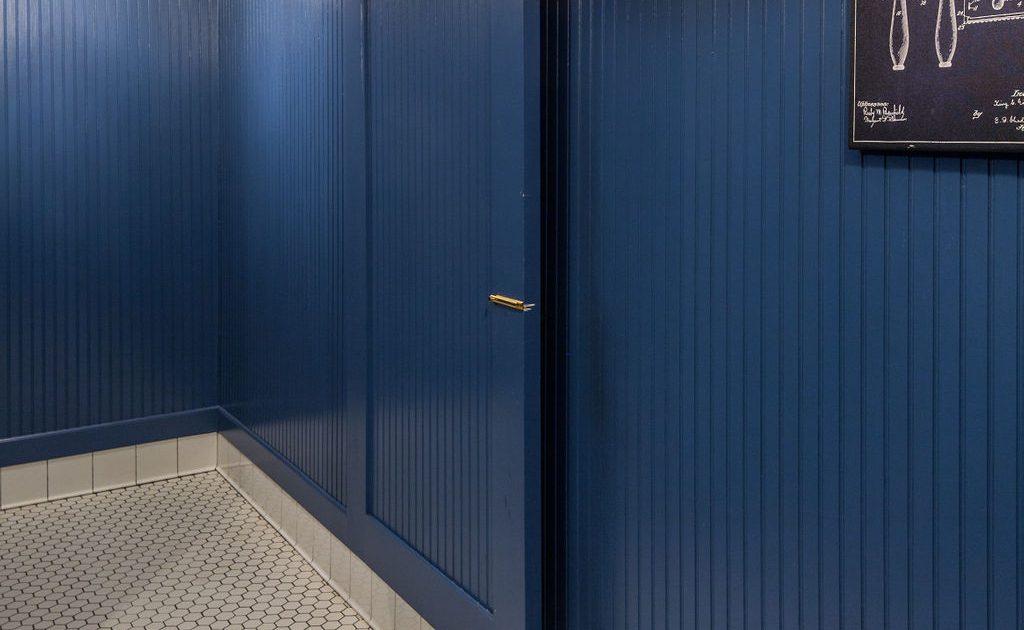 Proper Restaurant bathroom